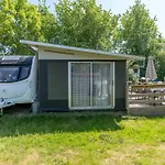 مكان تخييم Glamping Luxe Caravan *