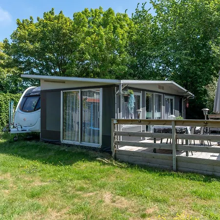 Glamping Luxe Caravan 营地 *